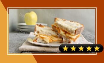Cheddar Apple Pie Grilled Cheese recipe