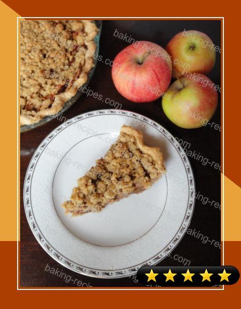 Caramely Apple Pie With Crunch Topping recipe