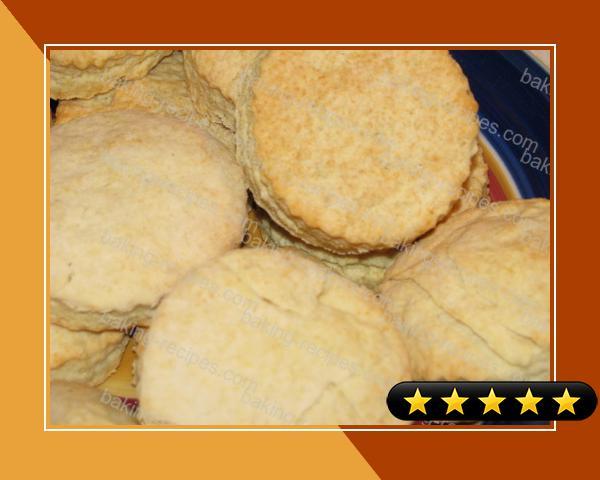 Carolina's Buttermilk Biscuits recipe