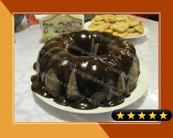 Amazing Solan Family Chocolate Cake (Aka 3-Hole Cake) recipe