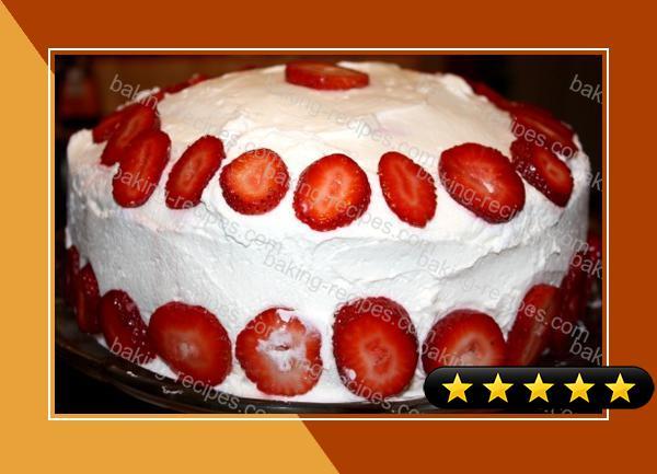 Easy Dreamy Strawberry Cream Cake recipe