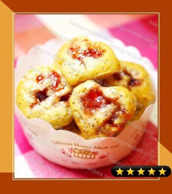 Tea Flavored Mini Cakes with Strawberry Jam recipe