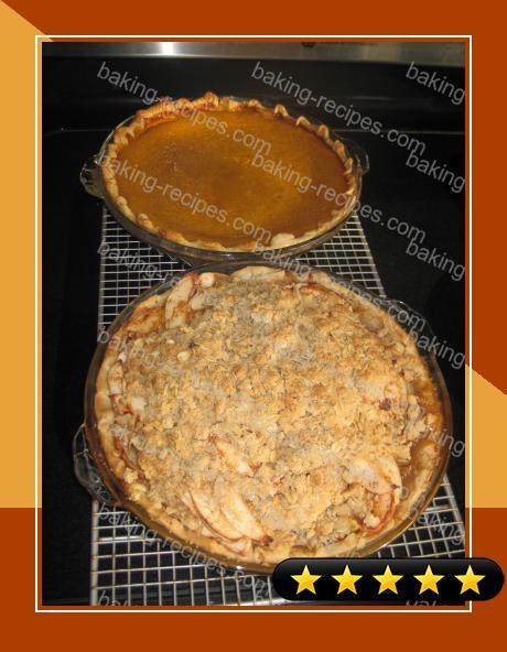 Golden Delicious Apple Pie With Oatmeal Crumb Topping recipe