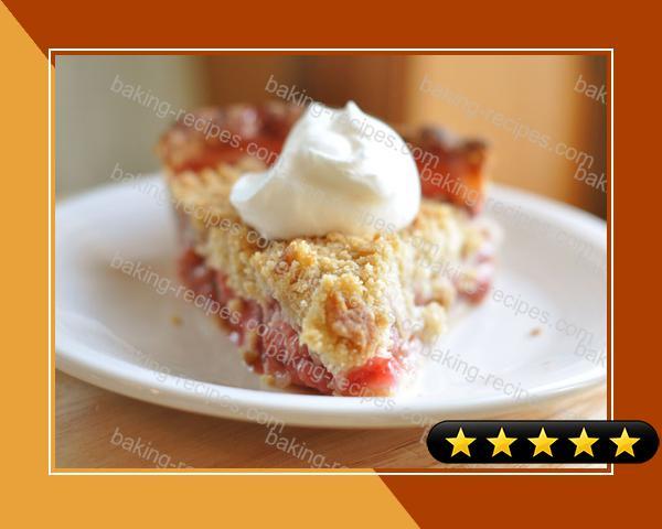 Strawberry Rhubarb Pie with Streusel Topping recipe